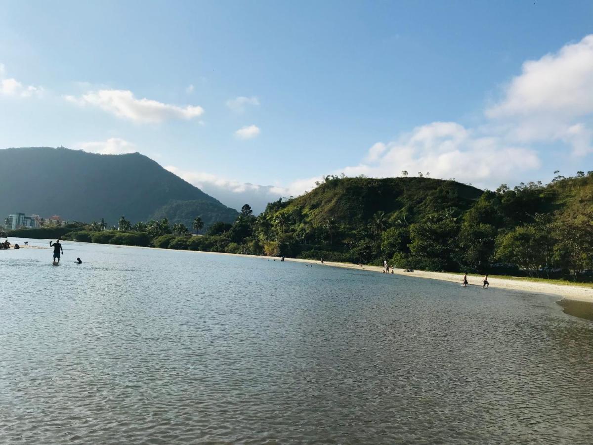 Apartamento Pe Na Areia Frente Para O Mar E Piscina Na Prainha カラグァタトゥバ エクステリア 写真
