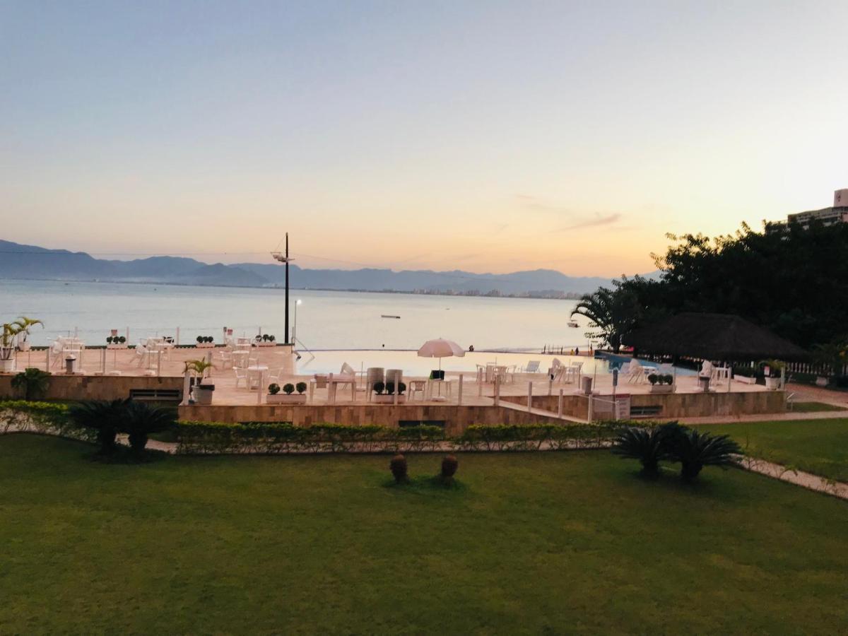 Apartamento Pe Na Areia Frente Para O Mar E Piscina Na Prainha カラグァタトゥバ エクステリア 写真