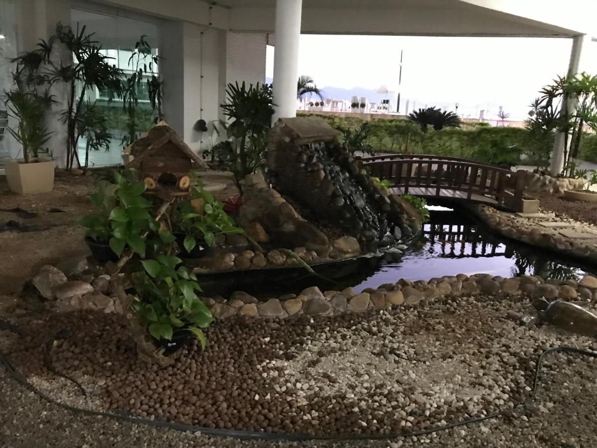 Apartamento Pe Na Areia Frente Para O Mar E Piscina Na Prainha カラグァタトゥバ エクステリア 写真