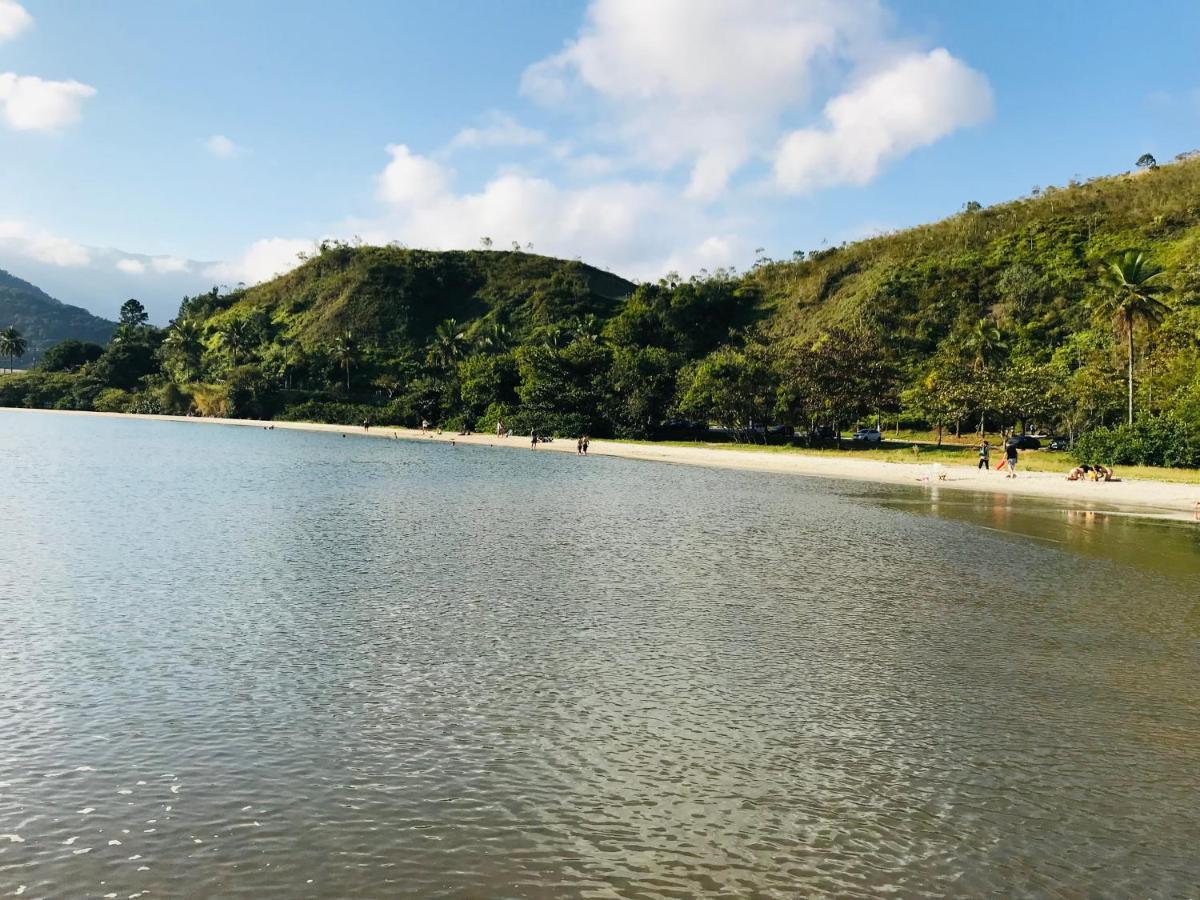 Apartamento Pe Na Areia Frente Para O Mar E Piscina Na Prainha カラグァタトゥバ エクステリア 写真
