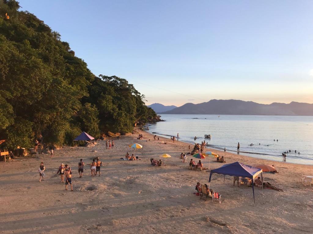 Apartamento Pe Na Areia Frente Para O Mar E Piscina Na Prainha カラグァタトゥバ エクステリア 写真