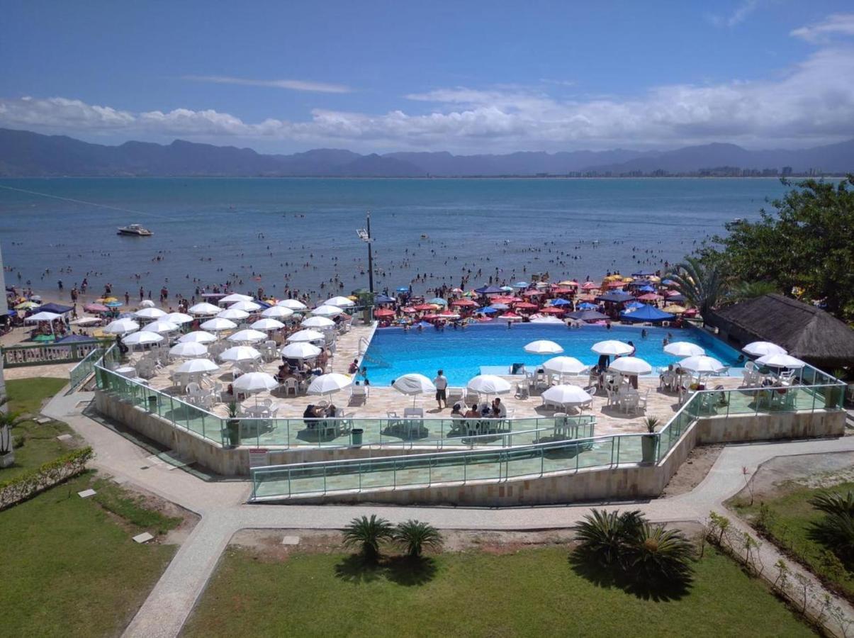 Apartamento Pe Na Areia Frente Para O Mar E Piscina Na Prainha カラグァタトゥバ エクステリア 写真