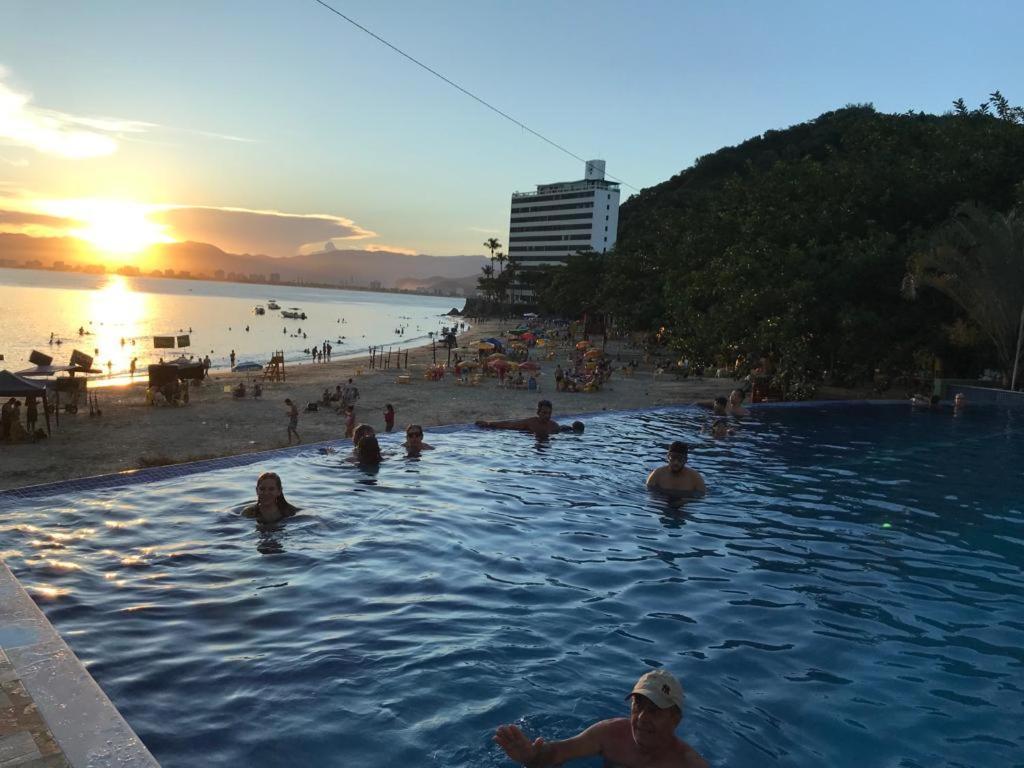 Apartamento Pe Na Areia Frente Para O Mar E Piscina Na Prainha カラグァタトゥバ エクステリア 写真