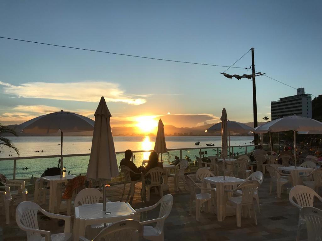 Apartamento Pe Na Areia Frente Para O Mar E Piscina Na Prainha カラグァタトゥバ エクステリア 写真